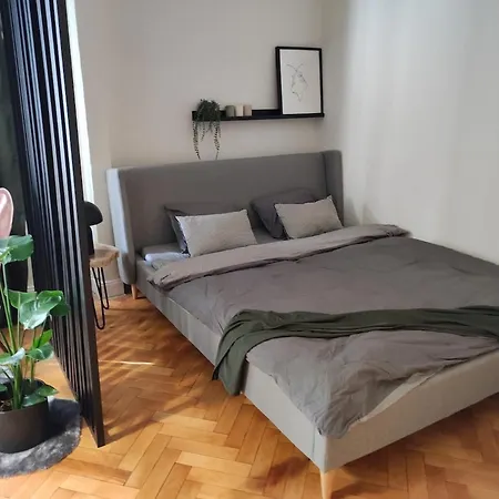 Utulny V Blizkosti Centra Lägenhet Bratislava